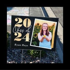 Meet your Posher, Leona